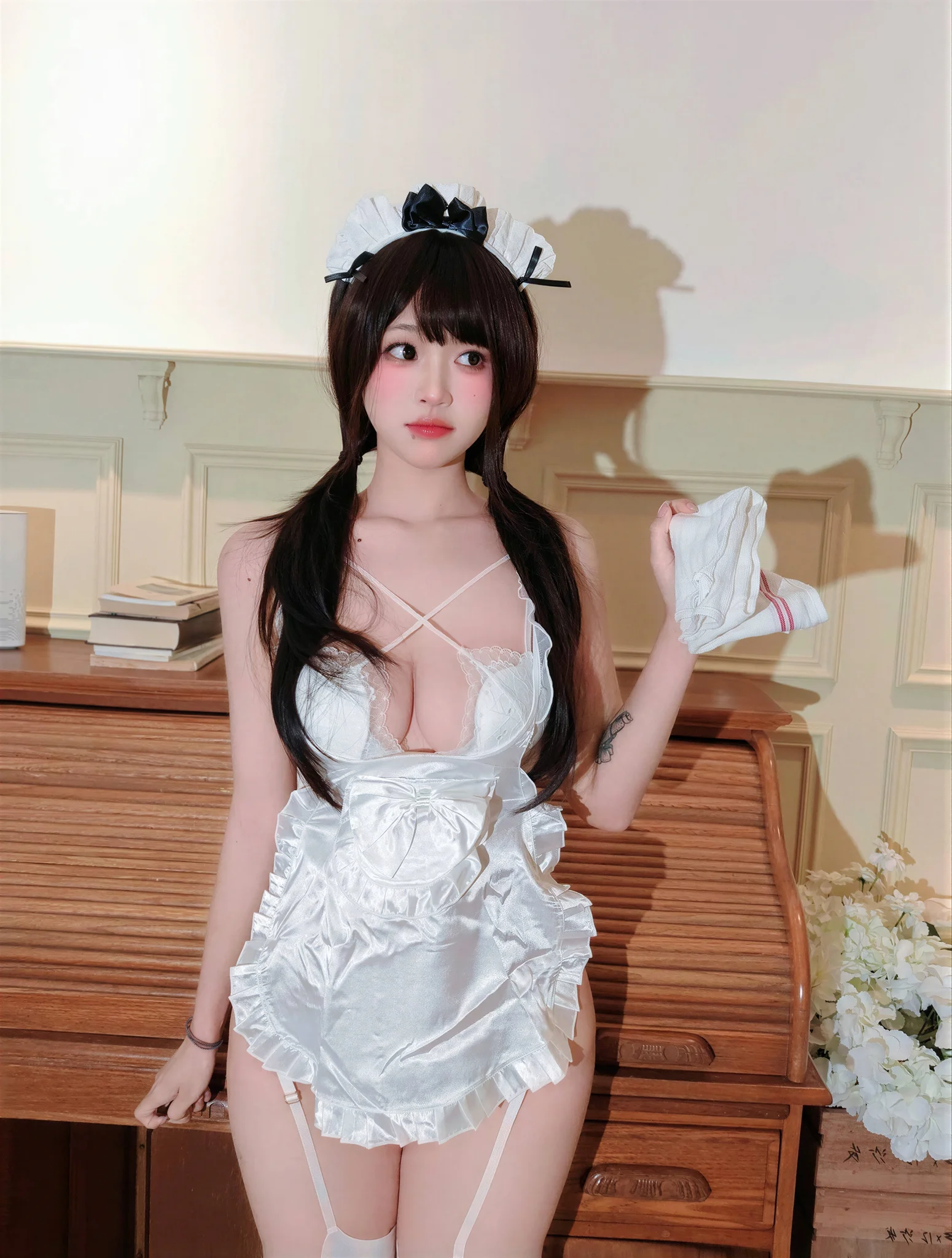 白蕾丝女仆 · 37