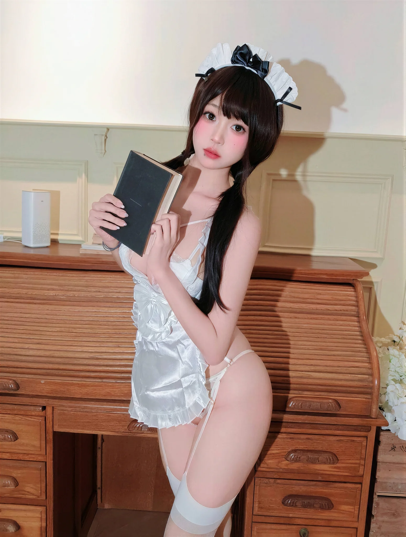 白蕾丝女仆 · 33