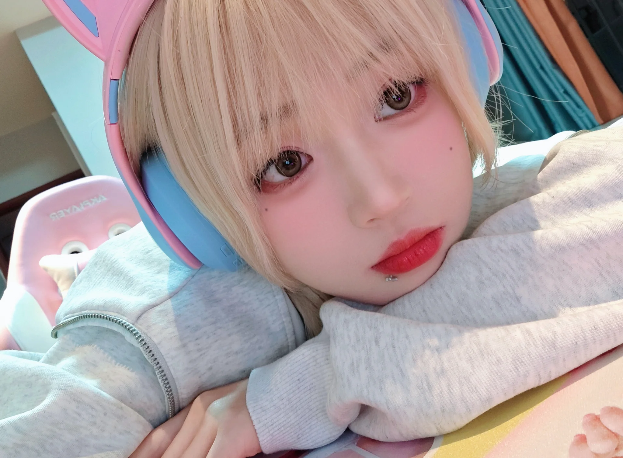 电竞女友 · 64